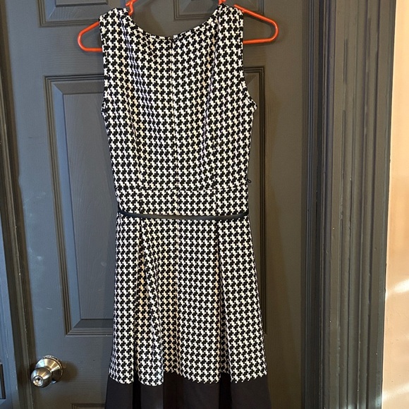 Calvin Klein Monochrome Houndstooth Pattern - Picture 3 of 3